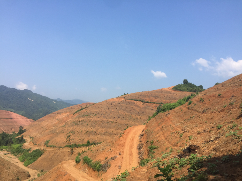 坚持严格的耕地保护制度和严格的节约用地制度